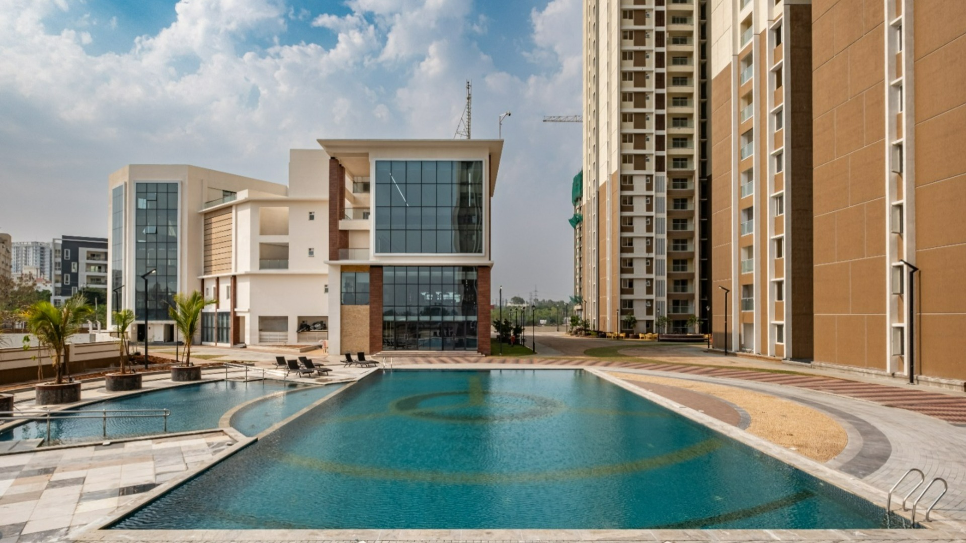 auro-realty-regent