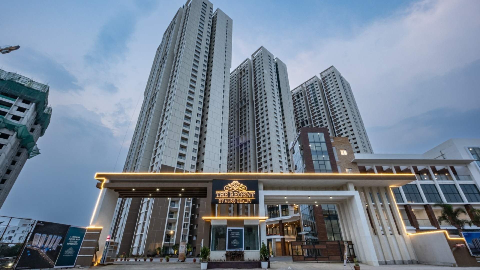 auro-realty-regent