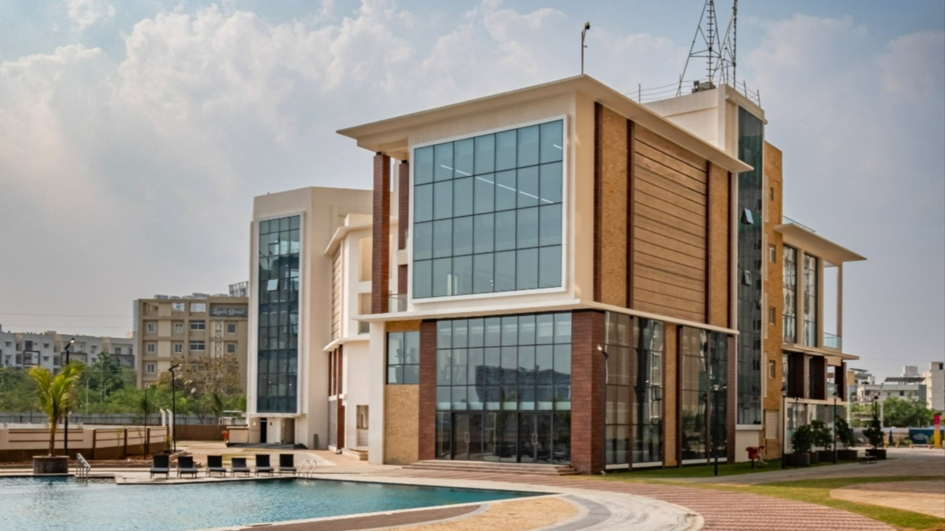 auro-realty-regent